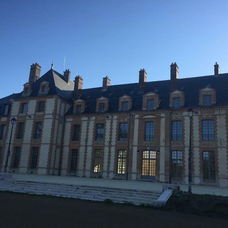 Exceptionnel Chateau Pres De Paris Abondant Exterior foto